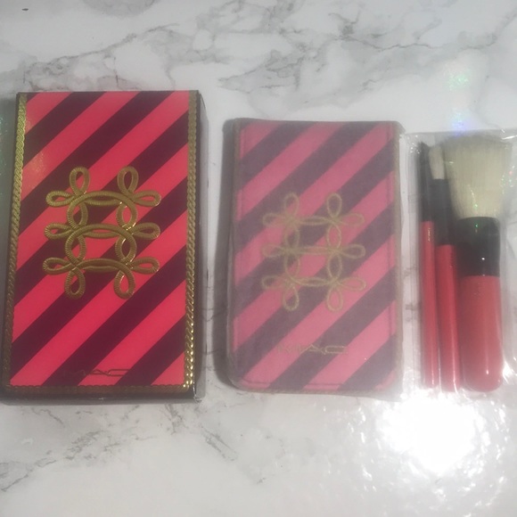MAC Cosmetics Other - Mac Holiday Nutcracker Sweet Essential Brush Kit